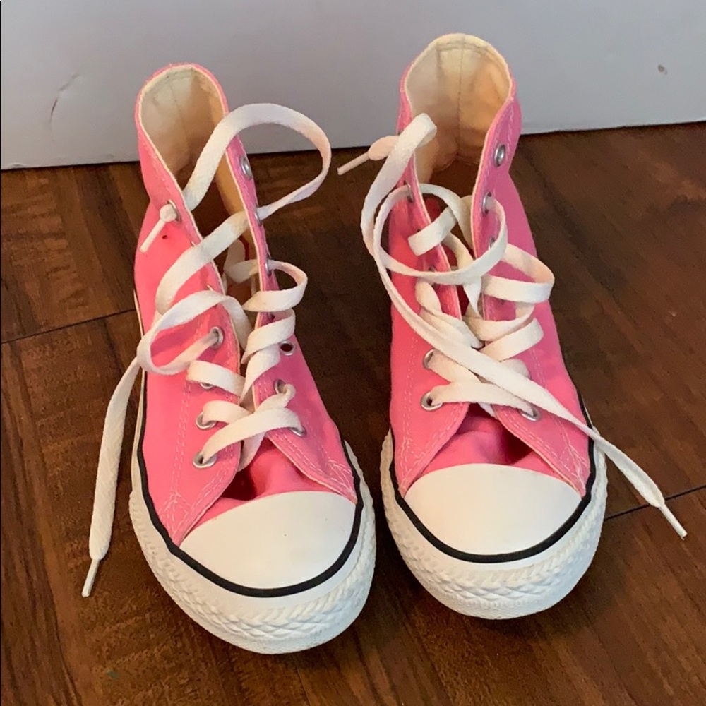 Pink converse - Picture 2 of 3
